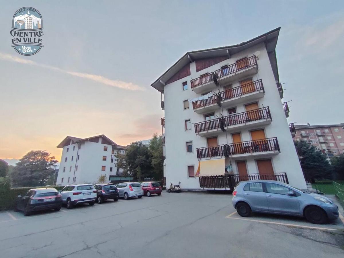 Appartamento Chentre En Ville - A 2 Passi Dal Centro - Parcheggio Gratuito - Cir-Vda-Aosta-0073 Kültér fotó