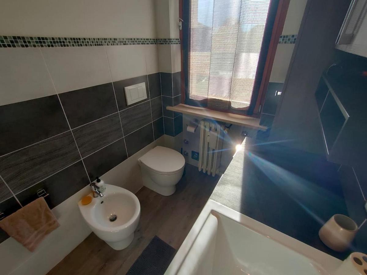 Appartamento Chentre En Ville - A 2 Passi Dal Centro - Parcheggio Gratuito - Cir-Vda-Aosta-0073 Kültér fotó