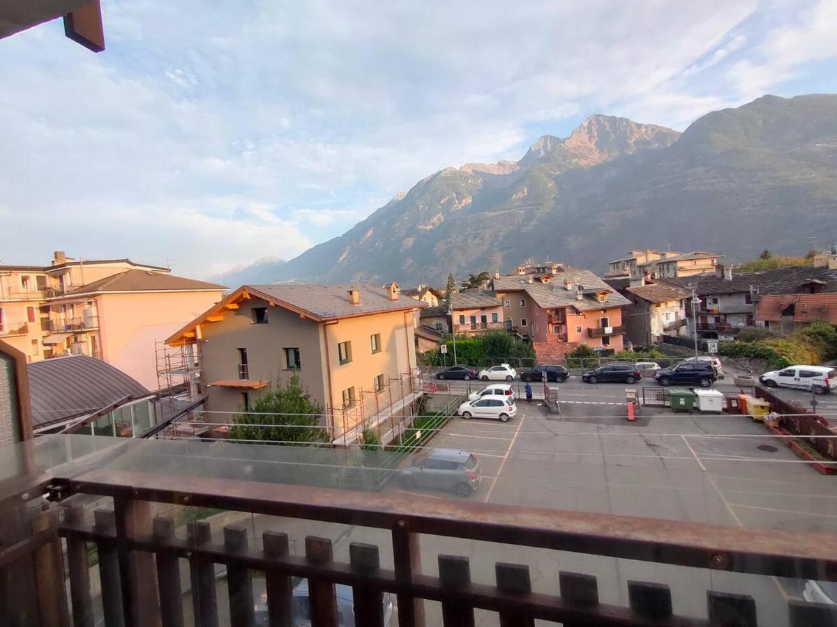 Appartamento Chentre En Ville - A 2 Passi Dal Centro - Parcheggio Gratuito - Cir-Vda-Aosta-0073 Kültér fotó